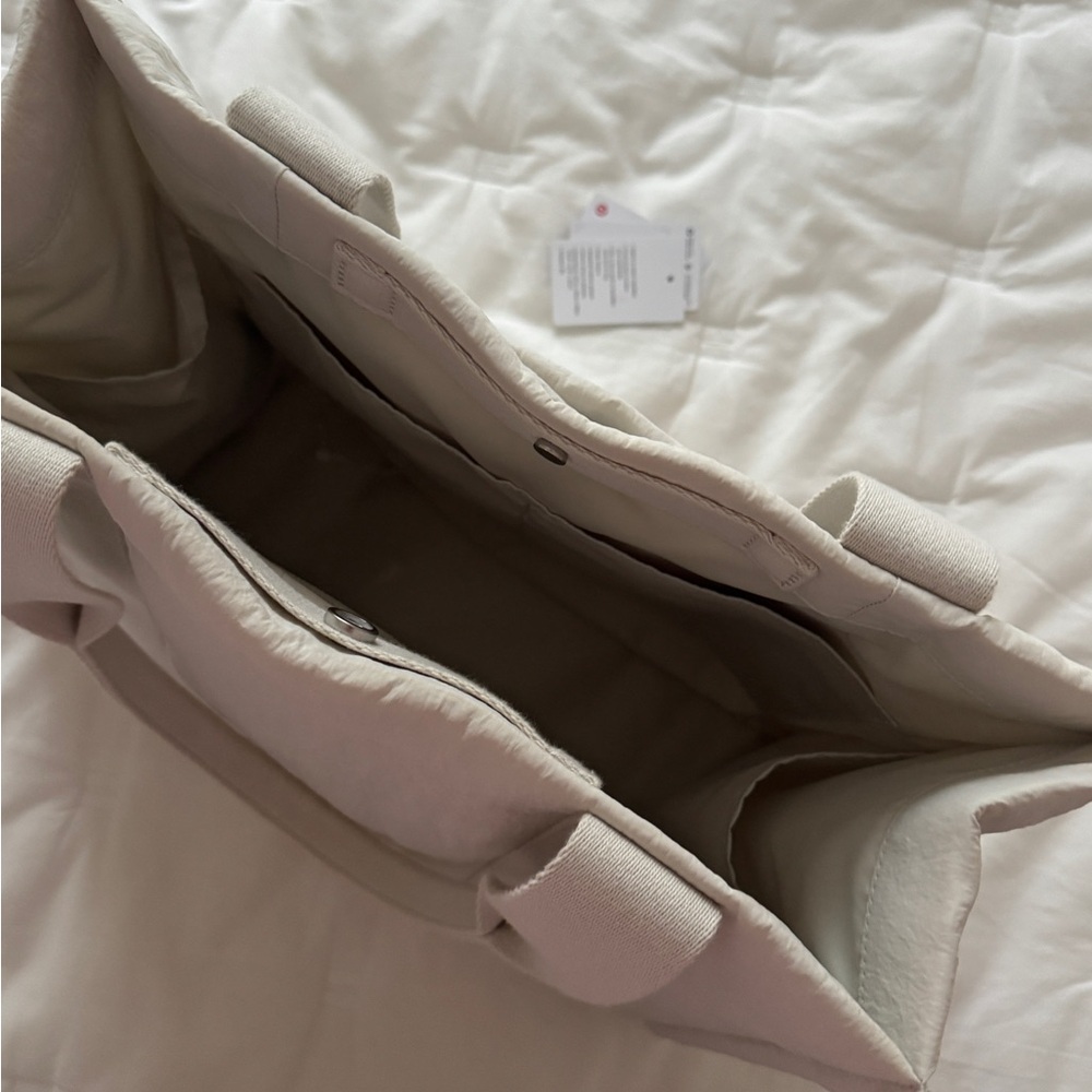 LULULEMON Boxy Tote Bag 10L Bone - Picture 4 of 6
